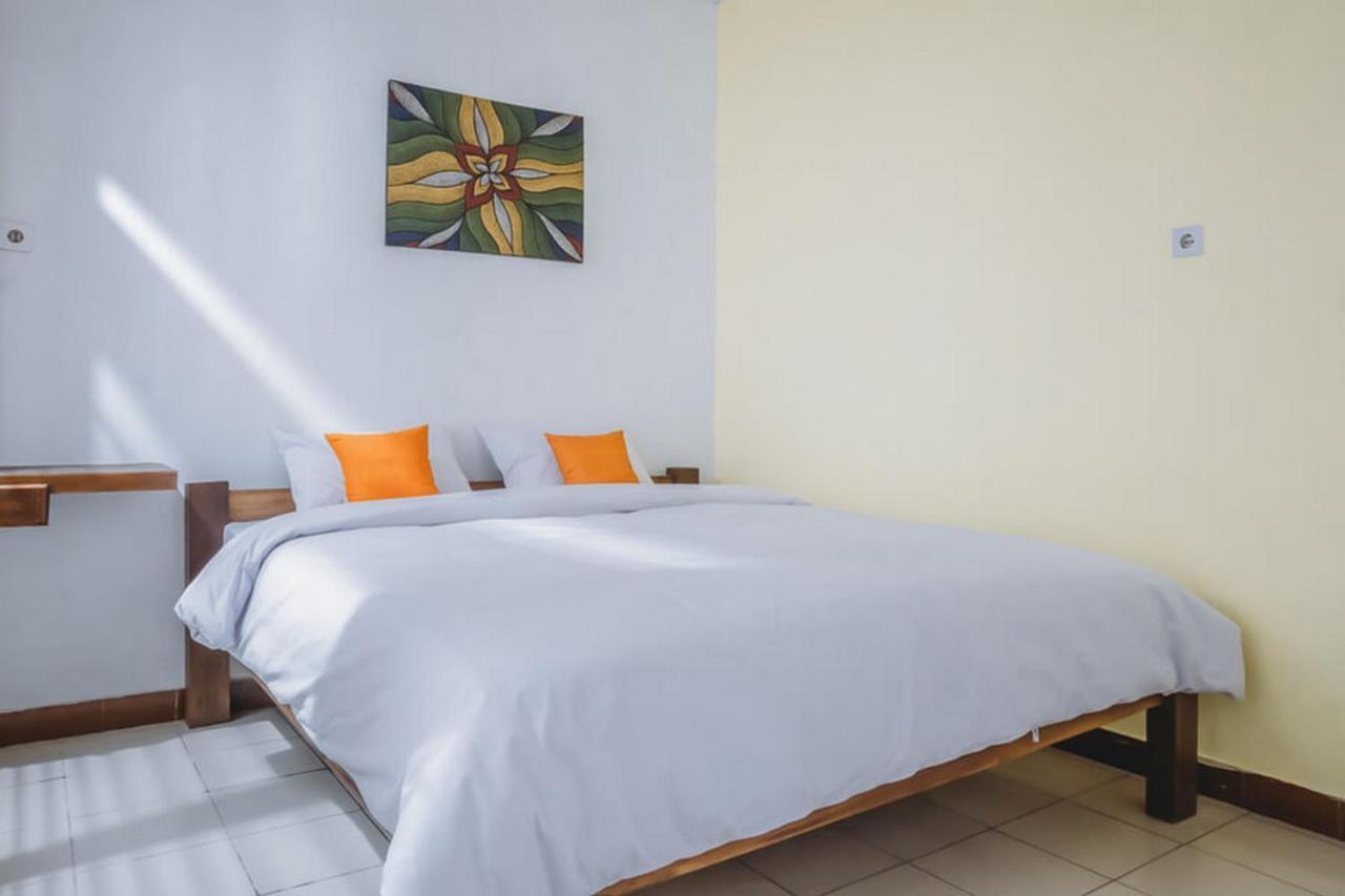 Nafisa Homestay Syariah Near Jatim Park 3 Batu Mitra Reddoorz Маланг Екстериор снимка