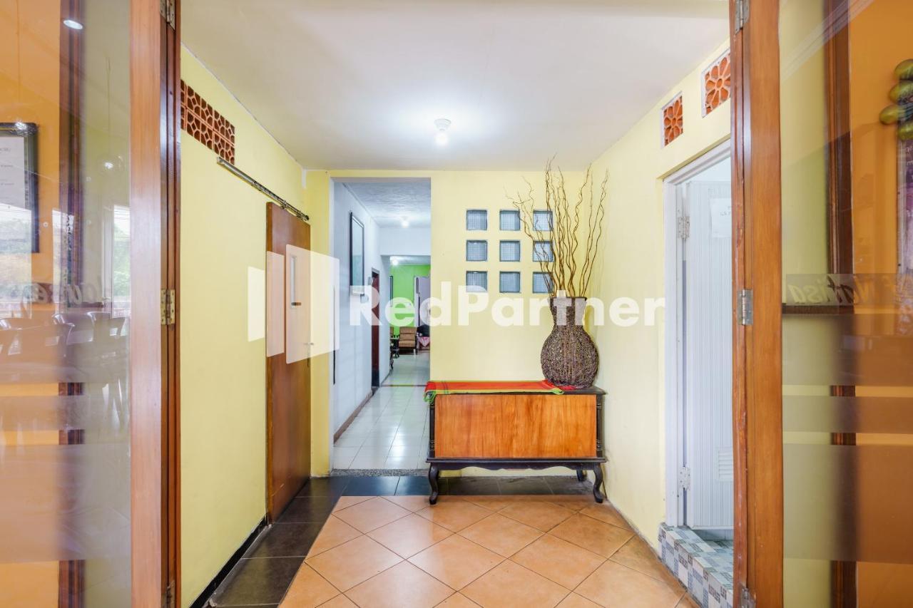 Nafisa Homestay Syariah Near Jatim Park 3 Batu Mitra Reddoorz Маланг Екстериор снимка