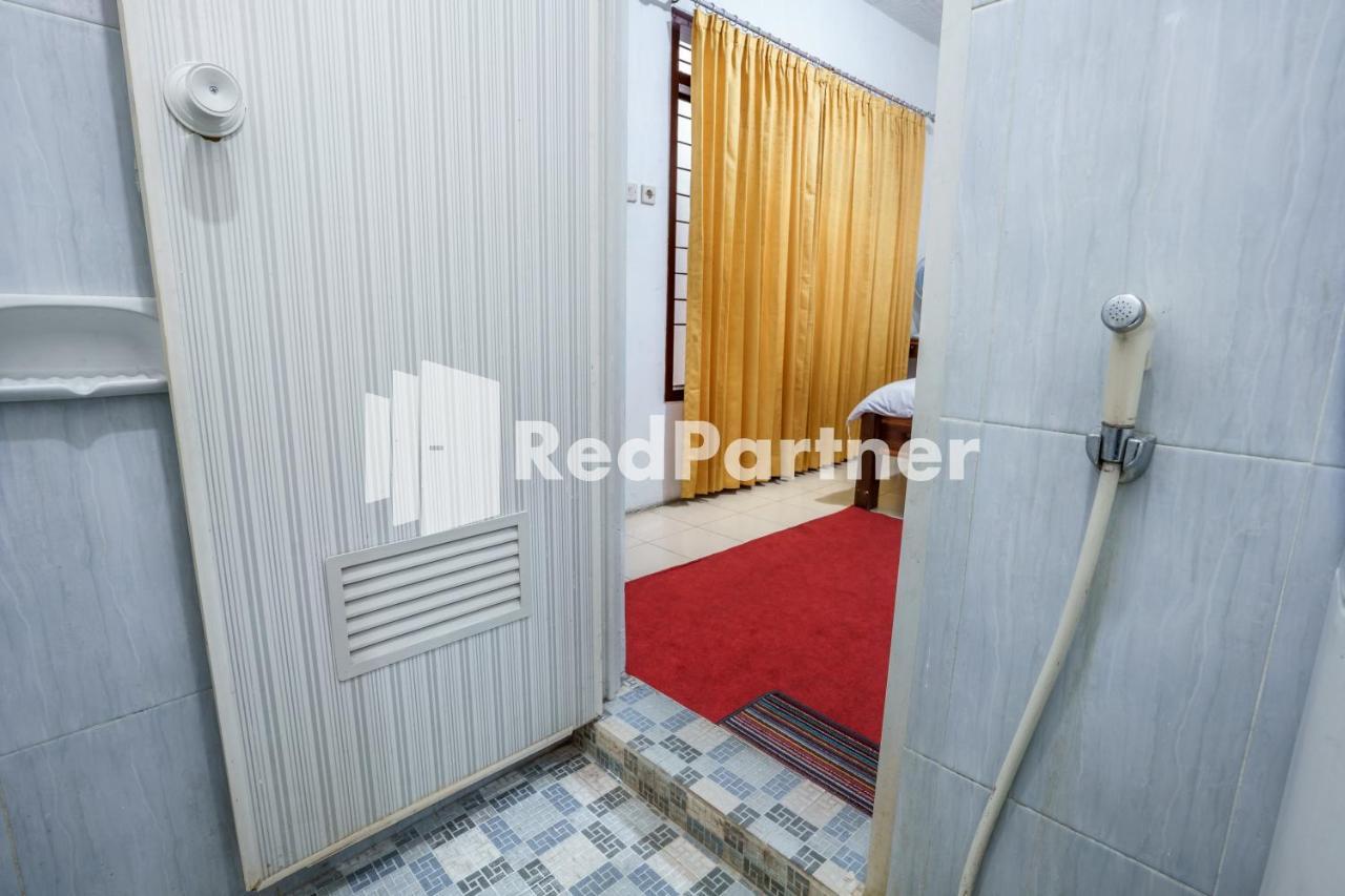 Nafisa Homestay Syariah Near Jatim Park 3 Batu Mitra Reddoorz Маланг Екстериор снимка