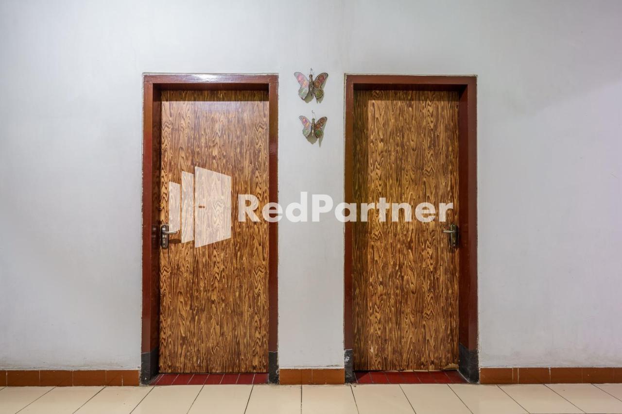 Nafisa Homestay Syariah Near Jatim Park 3 Batu Mitra Reddoorz Маланг Екстериор снимка