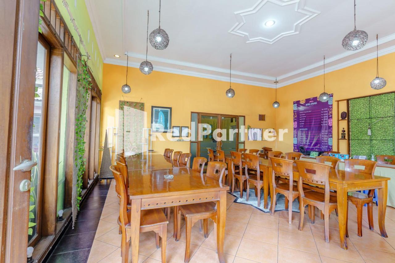 Nafisa Homestay Syariah Near Jatim Park 3 Batu Mitra Reddoorz Маланг Екстериор снимка