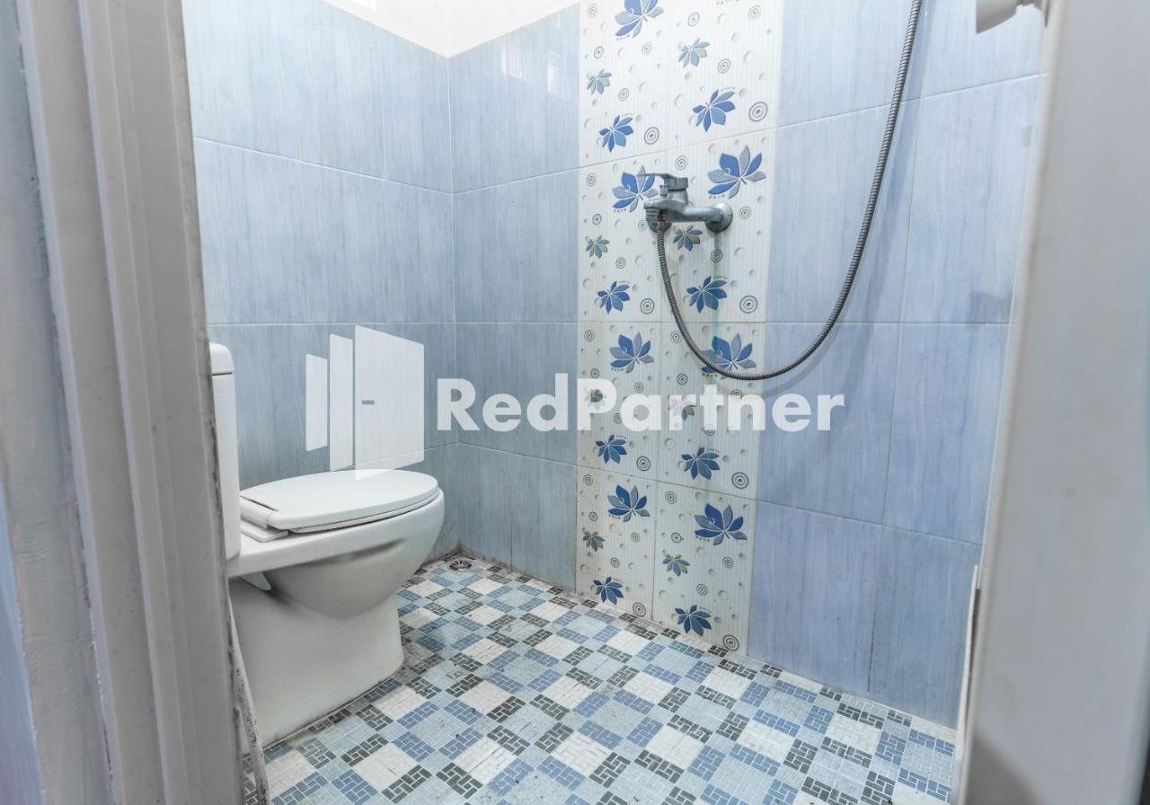 Nafisa Homestay Syariah Near Jatim Park 3 Batu Mitra Reddoorz Маланг Екстериор снимка
