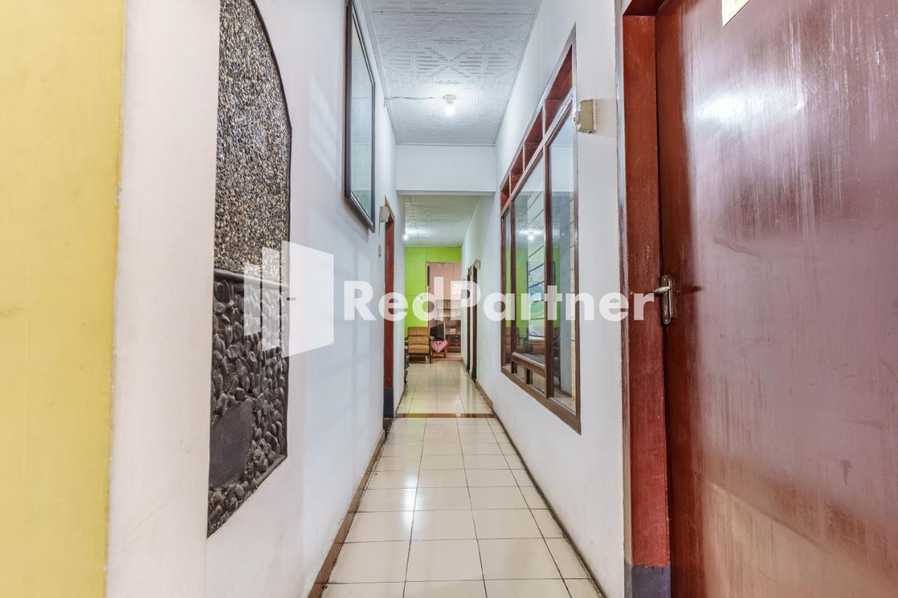 Nafisa Homestay Syariah Near Jatim Park 3 Batu Mitra Reddoorz Маланг Екстериор снимка