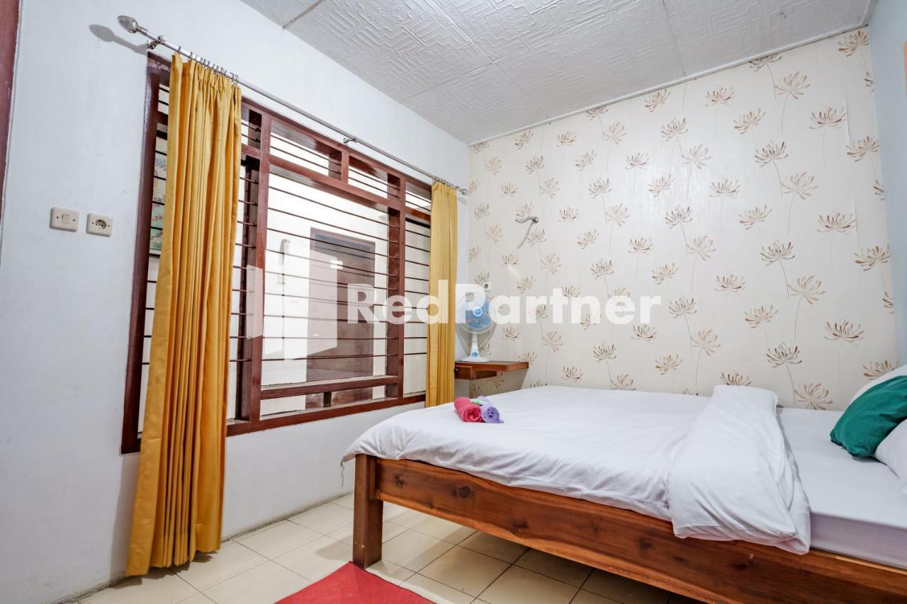 Nafisa Homestay Syariah Near Jatim Park 3 Batu Mitra Reddoorz Маланг Екстериор снимка